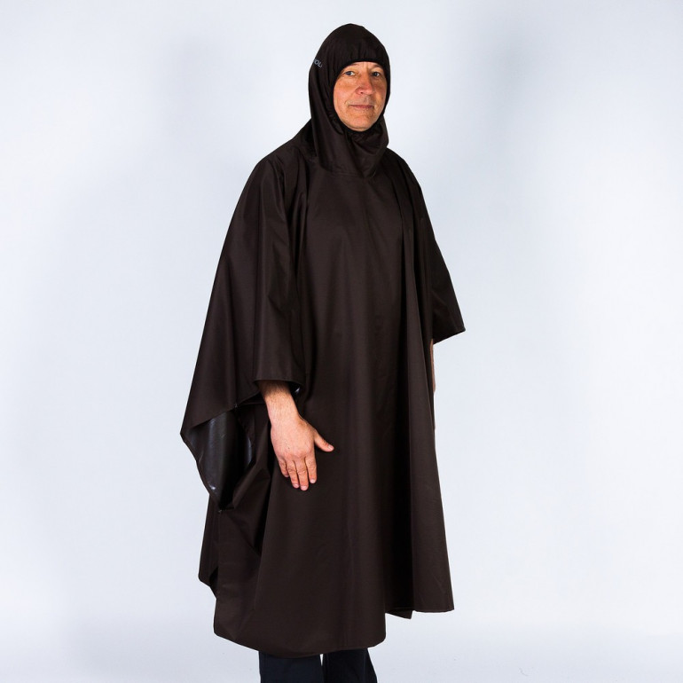 Pelerina de ploaie usoara, tip poncho cu capse Pelerina de ploaie usoara, tip poncho cu capse